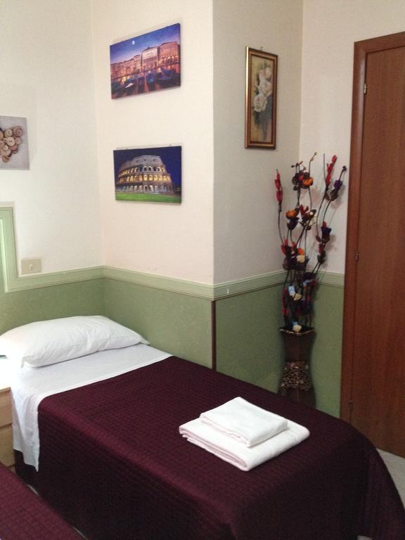 Rome Rainbow Guest House חדר תמונה